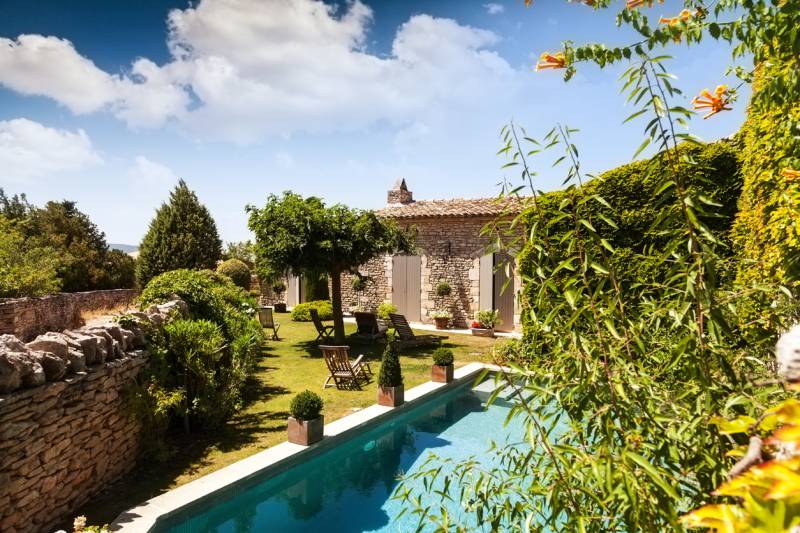 SCI sous location meublée saisonnière à Saint-Tropez — les propriétaires de villas sur la Côte d'Azur qui louent leur bien via une SCI s'exposent à un risque de redressement fiscal souvent sous-estimé.